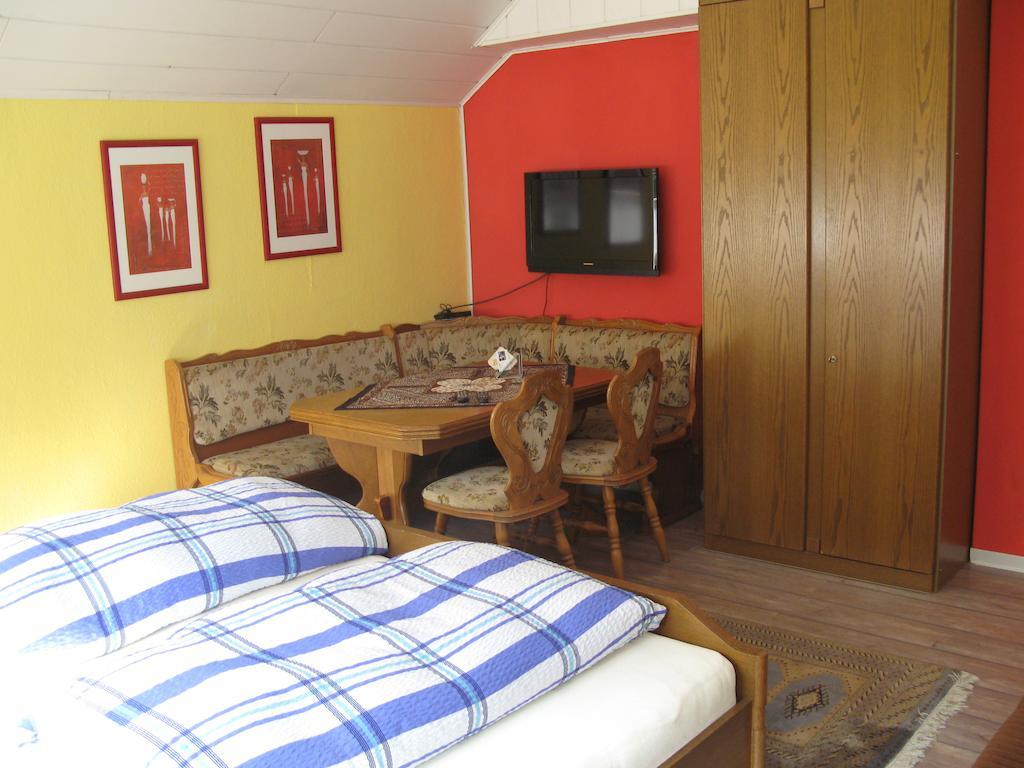 Pension & Apartments Linkemuehle Niederfell Pokoj fotografie